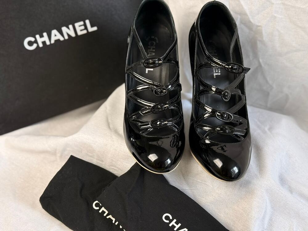 Chanel 2009 Black Patent Leather Multi Strap Pumps Quilted Heel EU 41